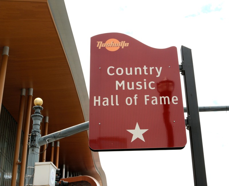 The Country Music Hall Of Fame Is Hosting A Free Concert & Encourages